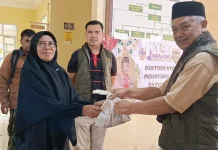Kwarcab Gerakan Pramuka Bener Meriah Bagi Daging Meugang Idul Fitri