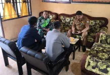 Lebaran, Babinsa Silaturahmi dengan Aparatur Desa