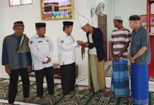 ASN KUA Tripe Jaya Sedekahkan Tasbih ke Masjid An-Nur Buntul Musara