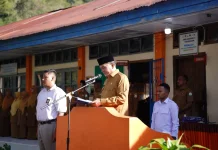 Wabup Muchsin Tekankan Pembentukan Karakter Siswa pada Hari Pertama Sekolah