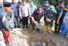 TNI Bangun Jembatan Gantung Perintis di Agara