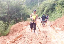 Longsor Susulan Tutup Akses Jalan di Rusip Antara, Polisi dan Warga Bergerak Cepat L