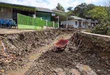 Jembatan Darurat Warga Dicuri, Akses ke Rumah Terganggu Pasca Bencana