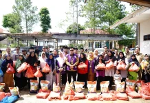 Pasar Murah di Atu Lintang Diserbu Warga Setempat