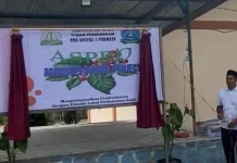 Resmikan Agrokopi School Project, SMA N 1 Permata Panen dan Beri Santunan