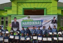 Kemenag BM Peringati Hardiknas 2026