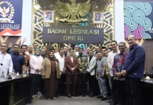Mualem Saksikan Langsung RDP DPR-RI Bahas Revisi UUPA