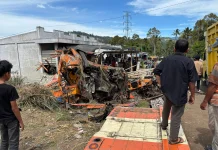 Diduga Rem Blong, Truk Bermuatan Semen Hantam Ruko, Satu Orang Meninggal Dunia