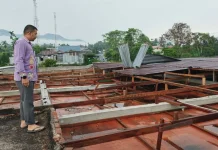 Camat Timang Gajah Tinjau Rumah Warga Rusak Diterjang Puting Beliung