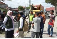 Babinsa Koramil 02/Wih Pesam Pererat Silaturahmi dengan Warga Melalui Komsos