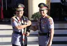 Irjen Pol Marzuki Ali Basyah Serahkan Pataka "Machdum Sakti" kepada Kapolda Baru