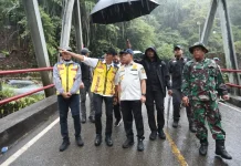 Tito Pastikan Perkuat Struktur Jembatan Enang-Enang