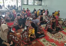 Prosesi Adat Tepung Tawar Warnai Sertijab Reje Kampung di Kecamatan Bukit