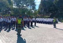 TNI Berikan Pembekalan Disiplin dan PBB kepada Siswa Baru SMP Negeri 2 Wih Pesam