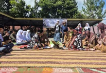 SMA Binaan Bener Meriah Gelar Prosesi Adat Munyerahen Anak Ku Tengku Guru