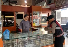 Samapta Polres Aceh Tengah Patroli Toko Emas