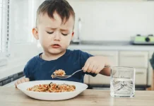 Orang Tua Perlu Memaksa Anak Menghabiskan Makanan? Ini Kata Psikolog
