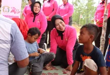 Bhayangkari Aceh Tengah Hadirkan Bansos Huntara Linge