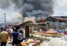 Kebakaran Hebat Hanguskan 96 Kios di Pasar Jagong Jeget, Dua Warga Luka Bakar