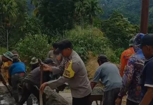 Rawat Akses Warga, Polisi dan Masyarakat di Ketol Gotroy Bersama