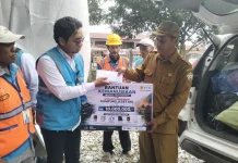 PLN Takengon Salurkan Donasi Rp10 Juta untuk Korban Kebakaran Jagong Jeget