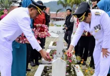 Sambut HUT RI Ke-81, Upacara Ziarah Makam Digelar Khidmat di TMP Reje Bukit