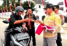 Pemkab Gayo Lues Bagikan Bendera Merah Putih jelang HUT Ke-81 RI