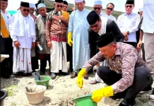 Bupati Letakkan Batu Pertama Pesantren Haqqul Yaqin Sena Rebung