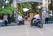 Polsek Ketol Bantu Lancarkan Arus Lalu Lintas