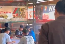 Viral, Bupati Aceh Tengah Tegur Sejumlah Siswa Merokok dan Main Domino