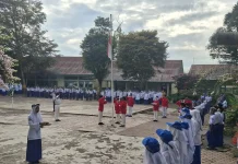 Polisi Jadi Pembina Upacara, Satbinmas Aceh Tengah Ajak Pelajar Jauhi Narkoba