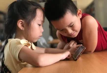Gawai untuk Menenangkan Anak Perlu Dibatasi