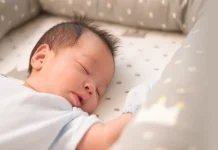 Kenapa Bayi Sering Bangun Malam? Pahami Pola Tidurnya