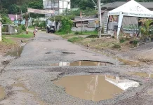 Warga Keluhkan Jalan Berlubang, PUPR Koordinasikan Perbaikan dengan Provinsi