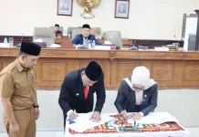 Paripurna Perubahan APBK 2026 Tuntas, Wabup Muchsin Terima Semua Catatan Fraksi