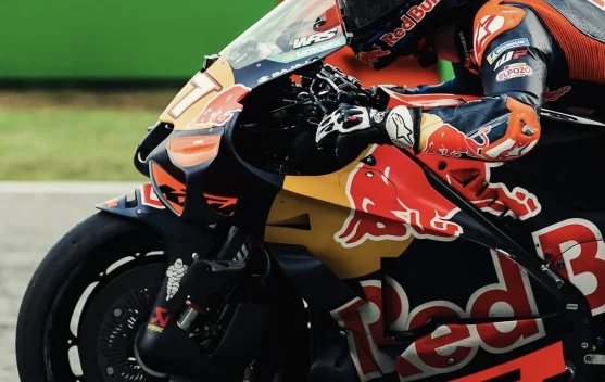 Pedro Acosta Juara Sprint Thailand