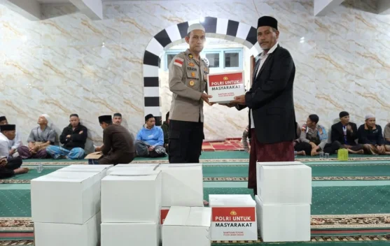 Tim Safari Ramadan Polres Bener Meriah Salurkan Bantuan