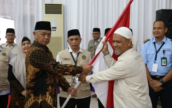 Wabup Bener Meriah Lepas Calon Jamaah Haji Kloter 14 ke Tanah Suci