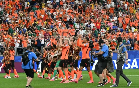 Belanda Hancurkan Swedia 5-1, Pimpin Klasemen Grup F