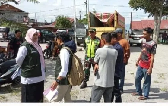 Babinsa Koramil 02/Wih Pesam Pererat Silaturahmi dengan Warga Melalui Komsos