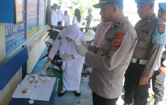 Cegah Penyalahgunaan Narkoba, Personil Polres Bener Meriah Tes Urin