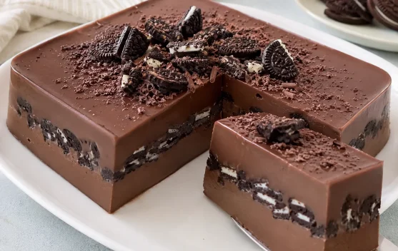 Puding Cokelat Oreo Lumer, Dessert Creamy Favorit Keluarga