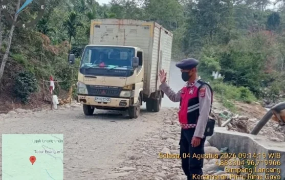 Polsek Pintu Rime Gayo Monitor Jalur Pascabanjir dan Longsor