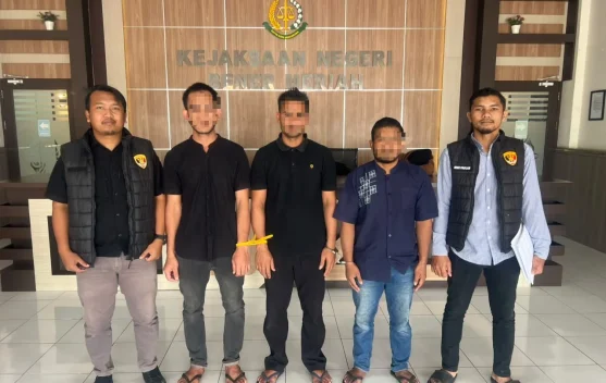 Polres Bener Meriah Limpahkan Tiga Tersangka Kasus Pencurian ke Jaksa