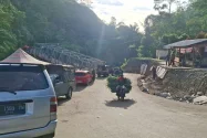 Jalan Enang-enang  Mulai Ramai Dilalui Kendaraan Roda Dua dan Empat