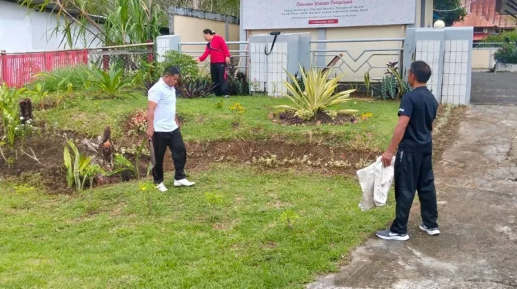 Kemenag Talaud Laksanakan Jumat Bersih