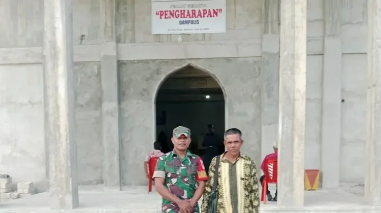 Babinsa Koramil Nanusa Amankan Ibadah Minggu Jemaat Dampulis