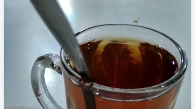 Manfaat Minum Teh Panas di Malam Hari