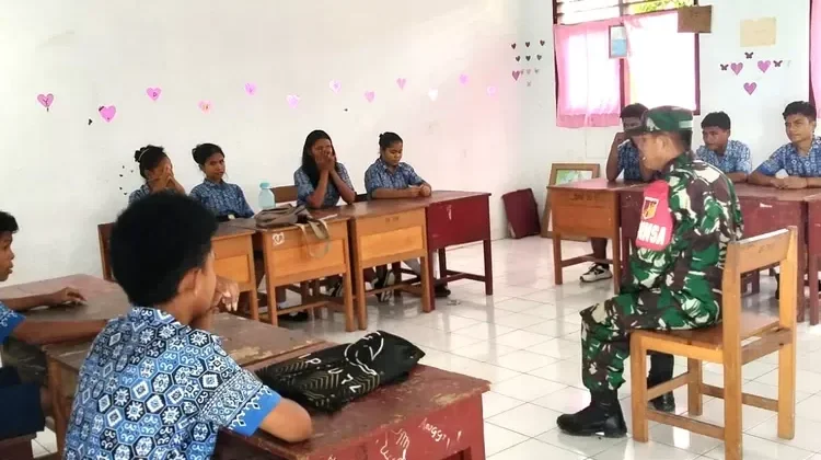 Babinsa Sampaikan Nasihet Penting Kepada Pelajar