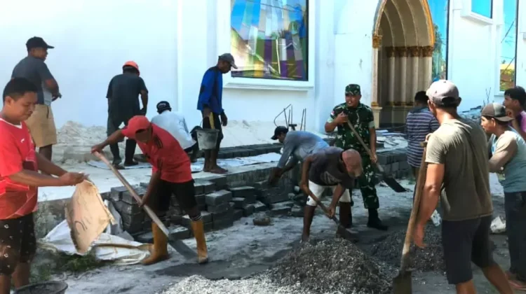 Peduli, Babinsa Ikut  Bantu Masyarakat Bangun Tempat Ibadah